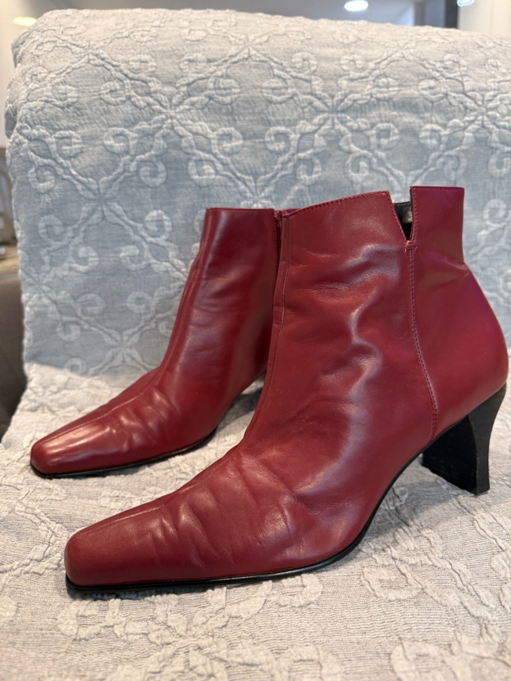 Vintage Anne Klein Genuine Leather Wine Red Ankle Boots with Block kitten Heel
